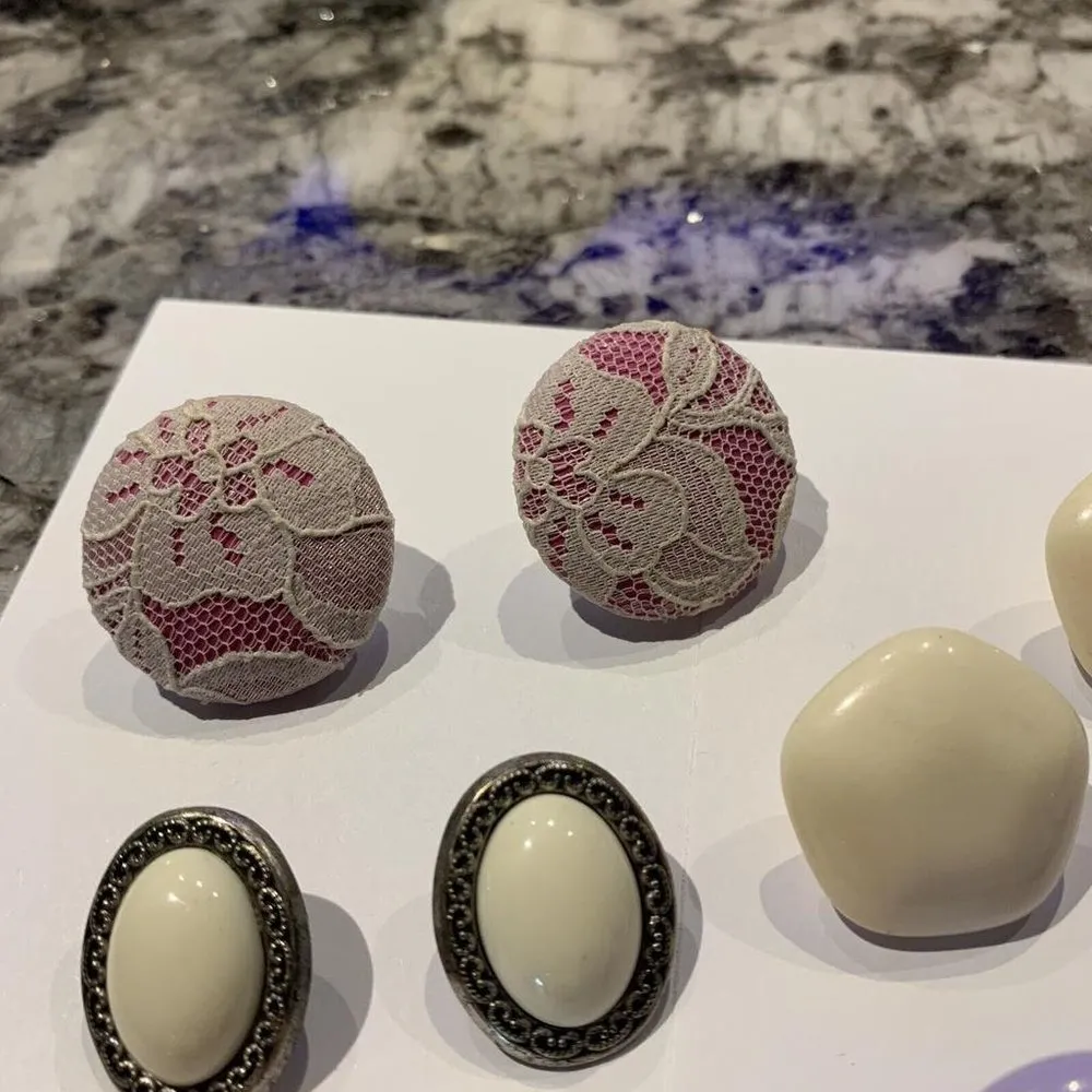 Lot Of 5 Costume Earrings Pierced Variety - Image 9