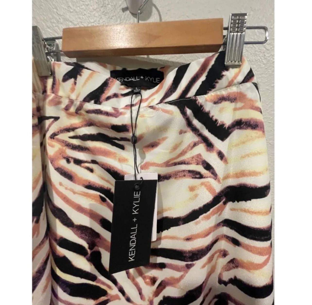 Kendall + Kylie  Blush Midi Skirt - Image 4