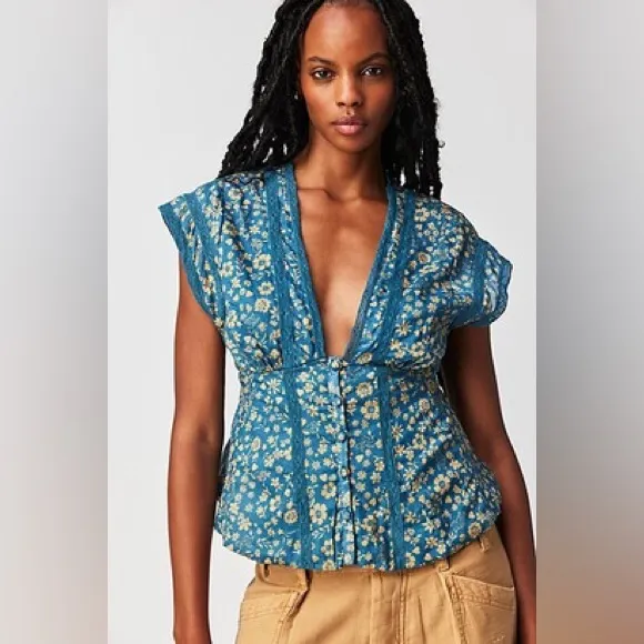 NWOT FREE PEOPLE Landy Printed Top In Garden Combo - Image 3