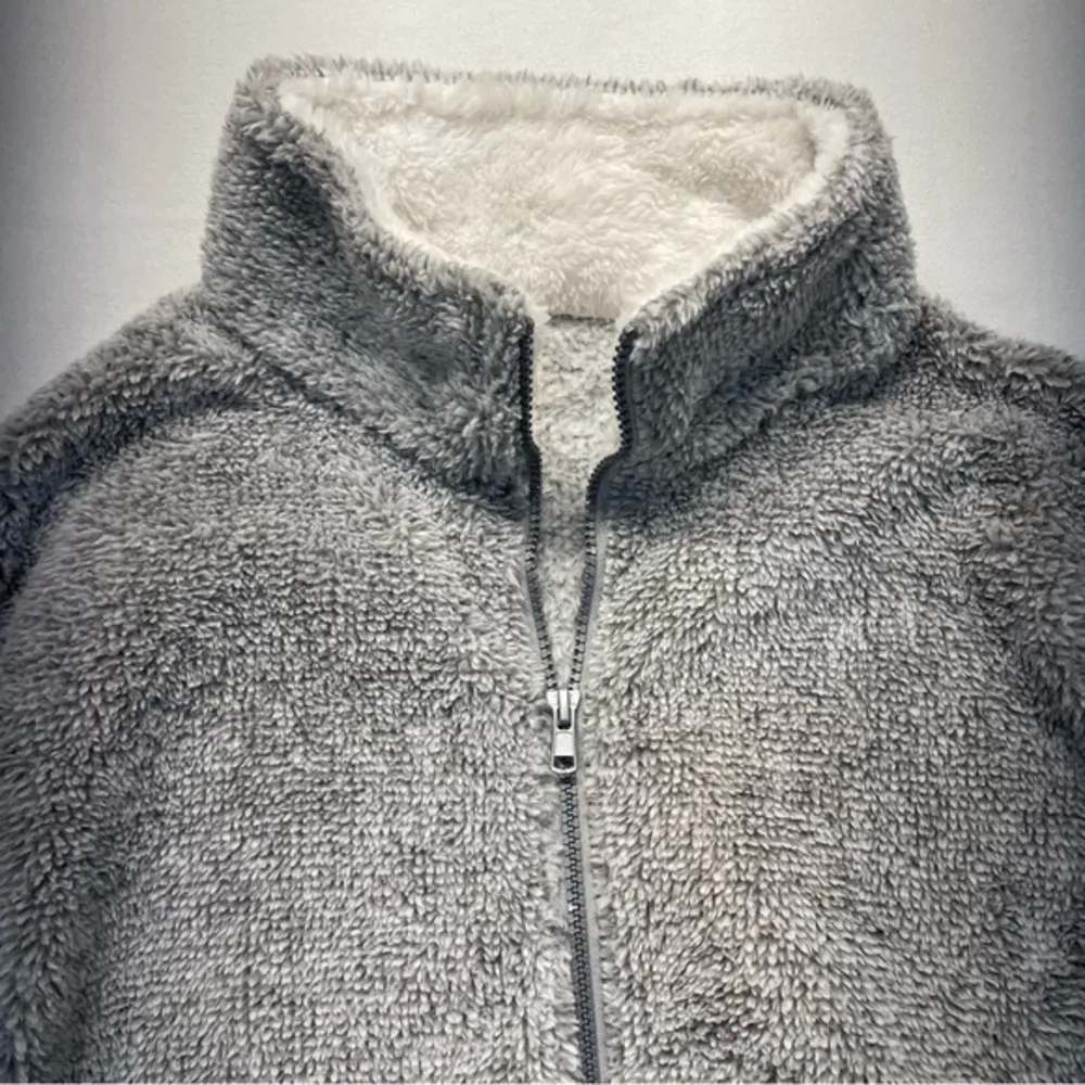 Fleece Pullover women’s Medium Long Sleeve gray white half zip teddy sweatshirt - Image 2