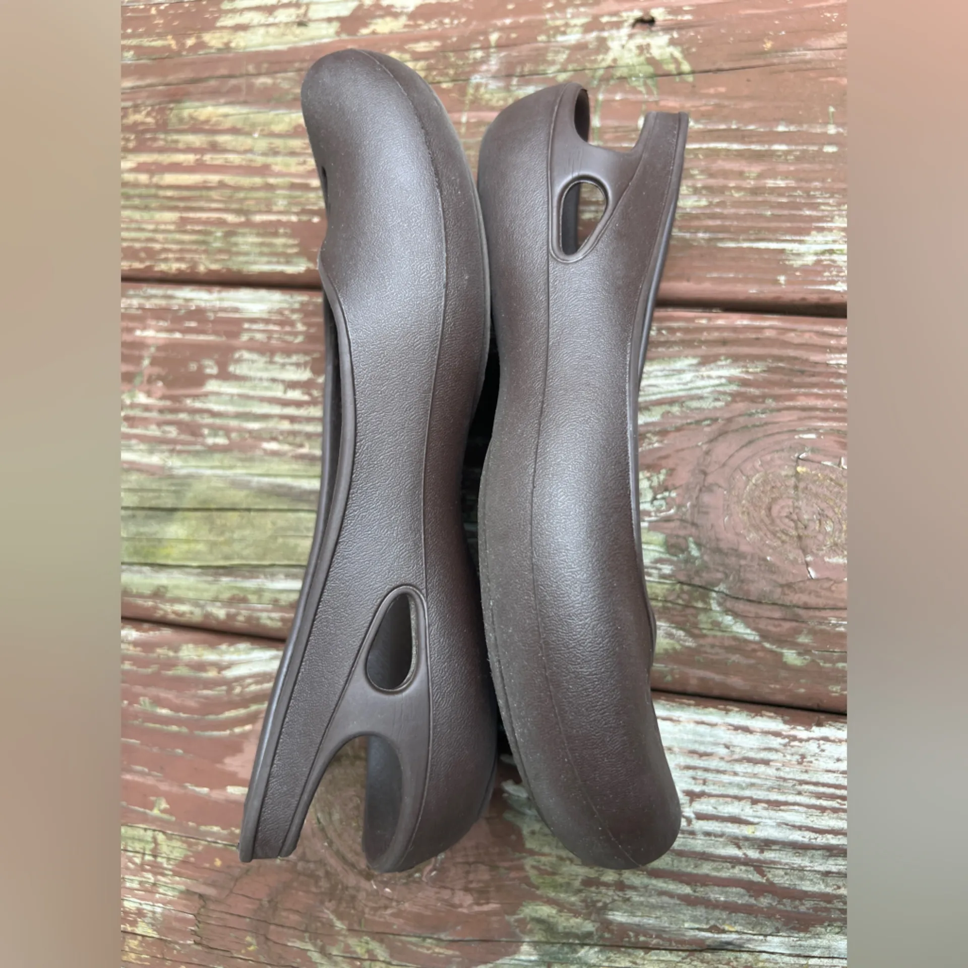 Crocs Taylor Women’s Closed Toe Slingback Brown Casual Comfort Flats 200092|Sz:7 - Image 2