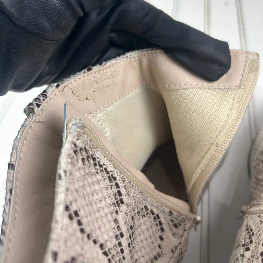 So Snakeskin Ankle Boots Size 10M - Image 8