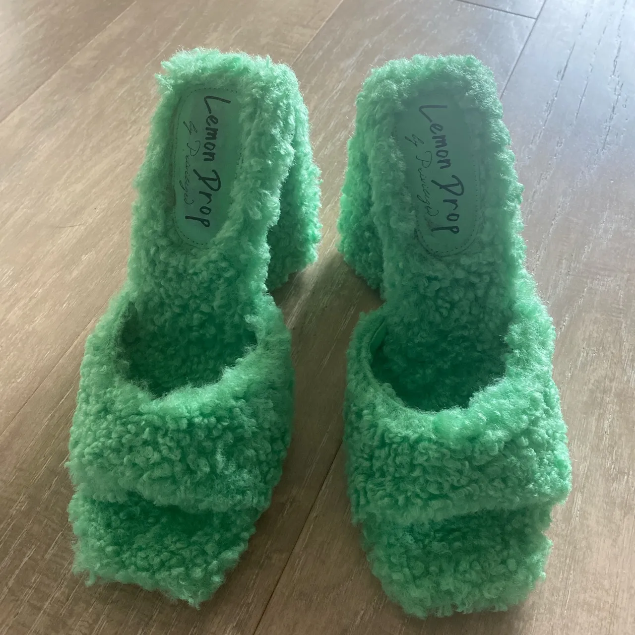 Dollskill Lemon Drop green fuzzy furry kitten heels 7.5 NEW - Image 3