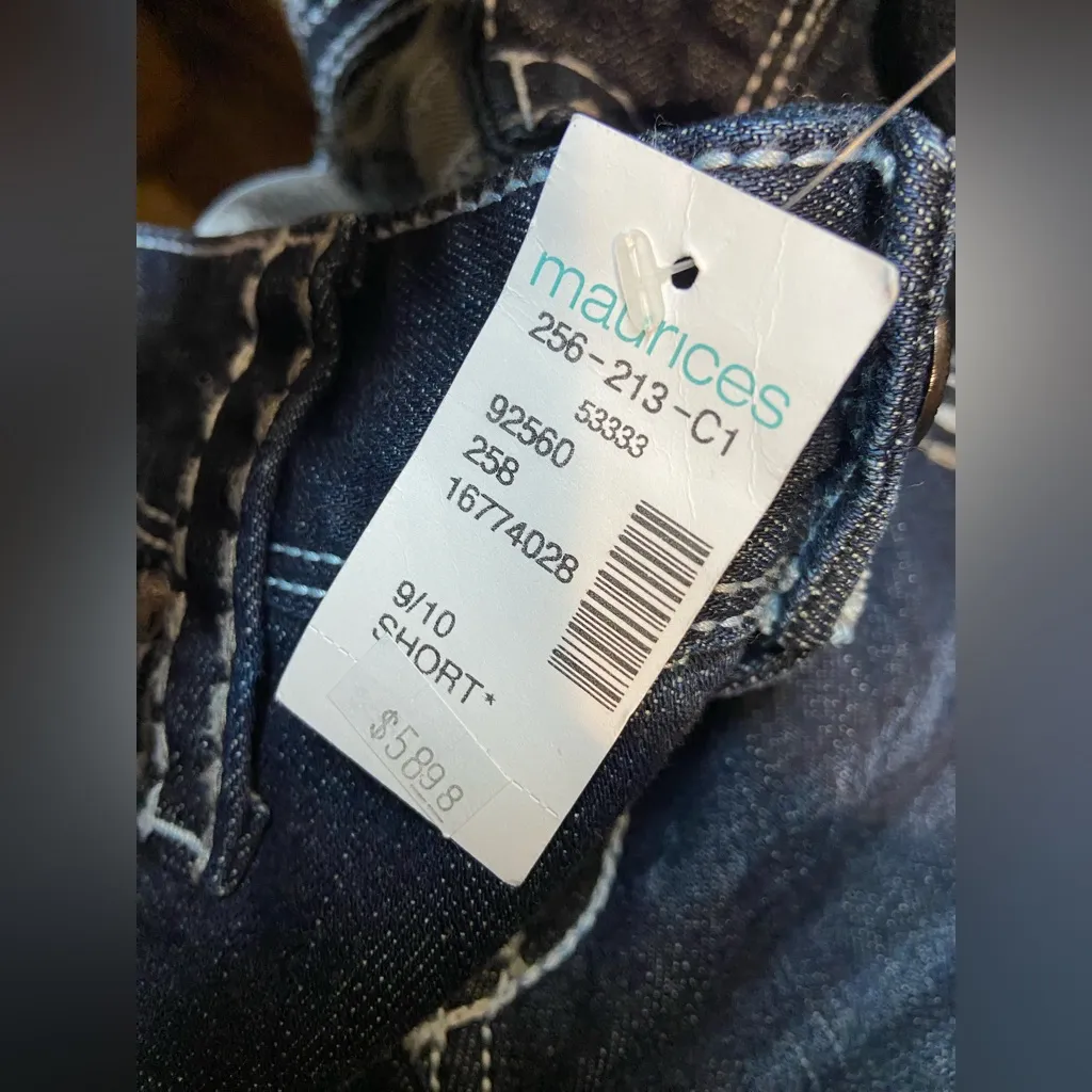 Maurices premium brand jeans size 9/10 Short - Image 4