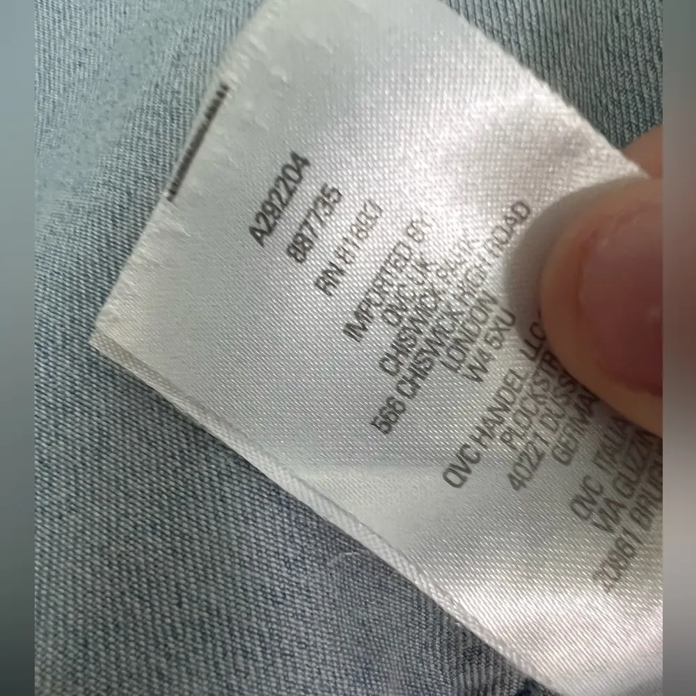 H By Halston Stretch Denim Zip Front Jean Jacket -Size 4 - Light Indigo NWOT - Image 6