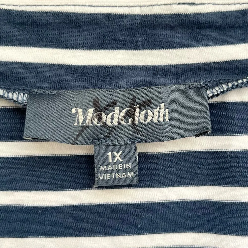 ModCloth V-Neck Nautical Stripe Short Sleeve Cotton T-Shirt Navy White, Size 1X‎ - Image 3