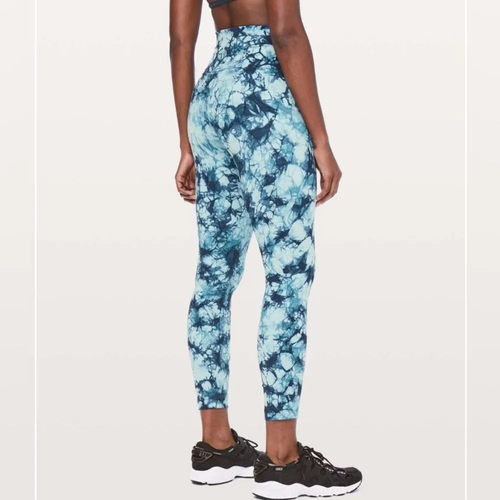 Lululemon Wunder Under Hi-Rise 7/8 Tight Dual Shibori Luxtreme 25" Blue- Size 4 - Image 2