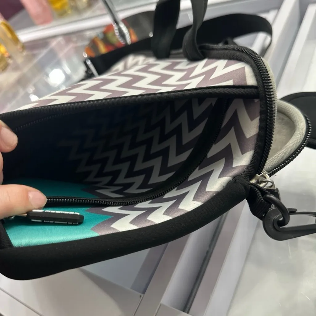 Case Black - Image 11