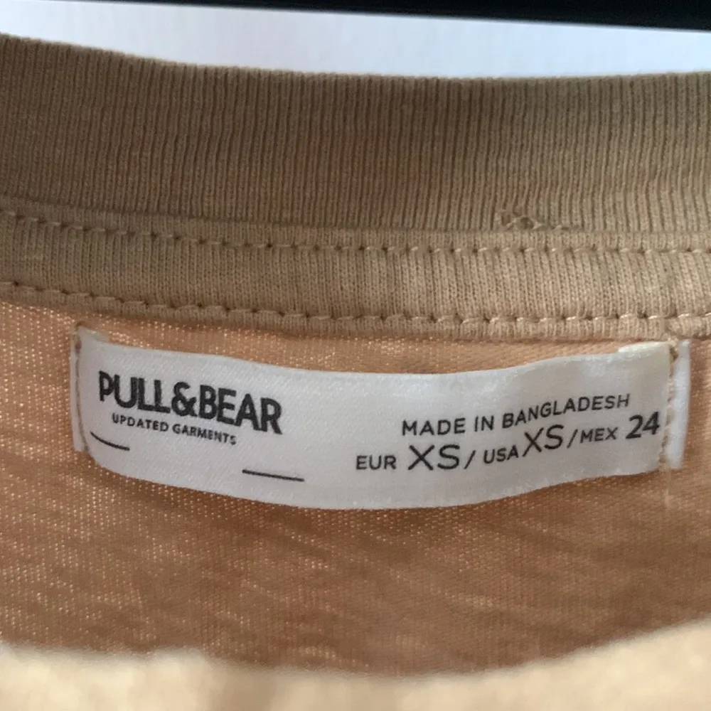 Brown Puppies Pull&Bear Tee / Size XS - Image 5