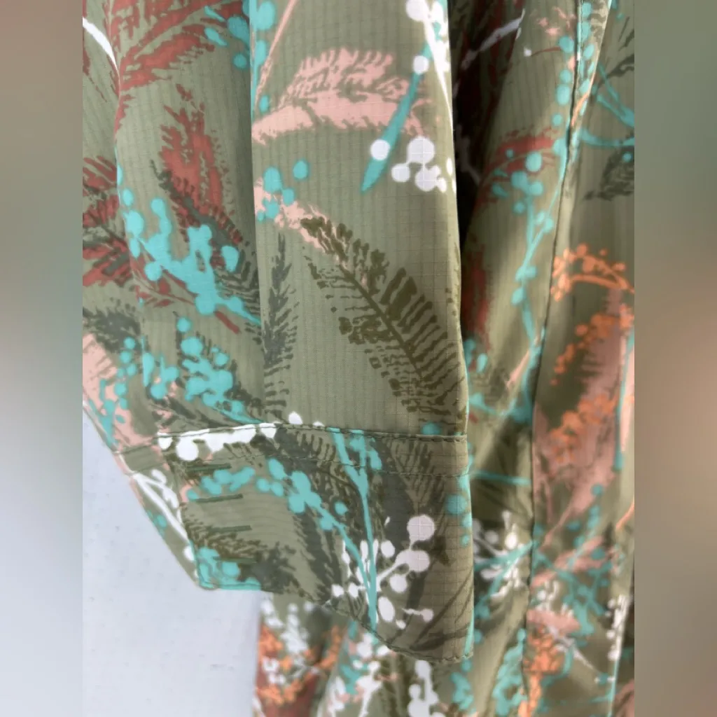 Royal Robbins 3X Resortwear Olive Botanical Print Snap Top - Image 4