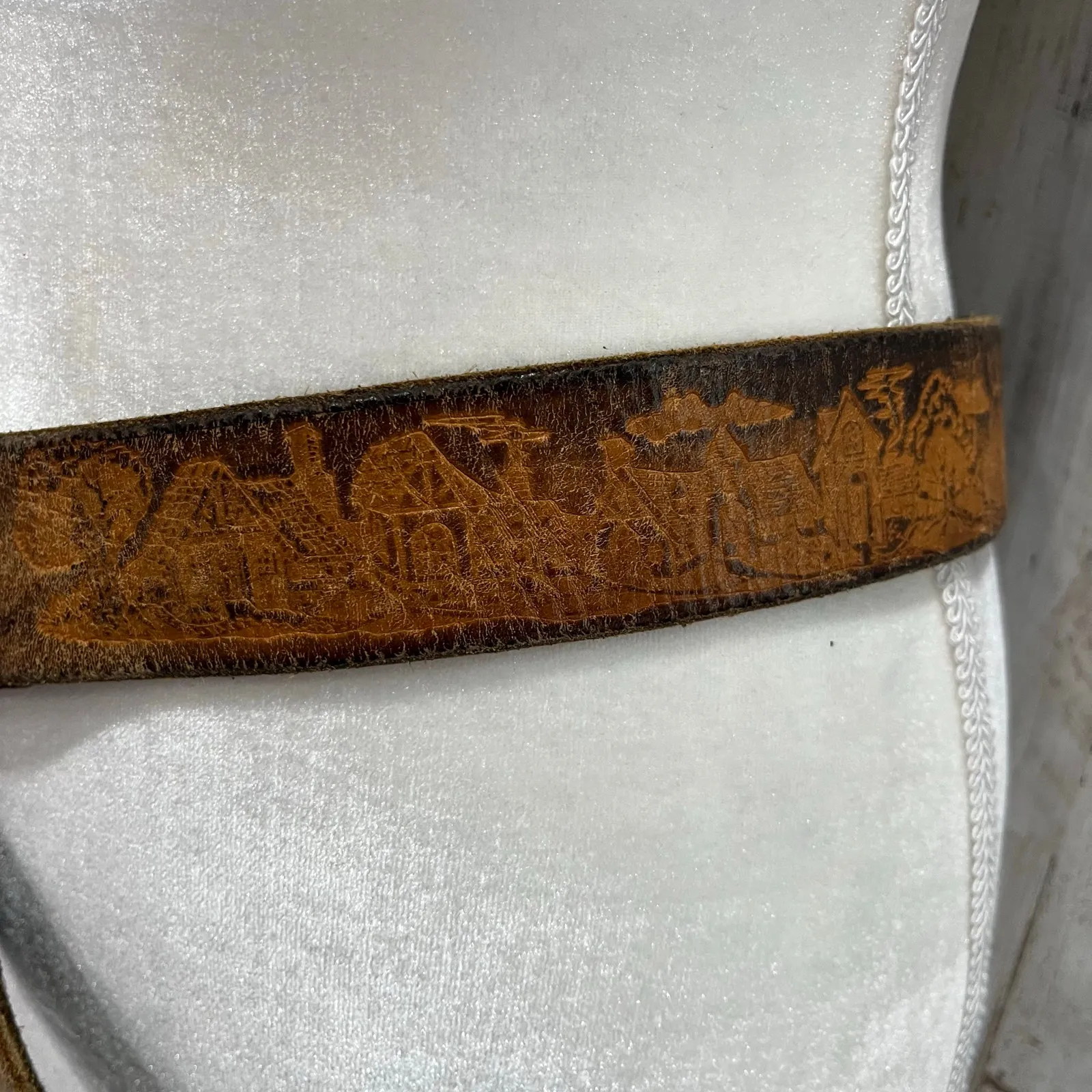 Vintage Leegin Tooled Medieval Leather Belt Rose Buckle Womens 32 Western Rodeo Brown - Image 3