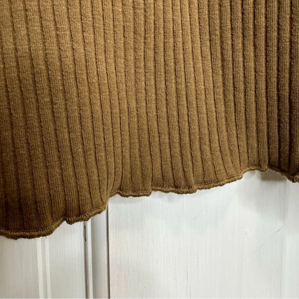 Good American Essential Rib Lettuce Edge Baby Tee in Sephia - Size 7 (4XL) NWOT - Image 13