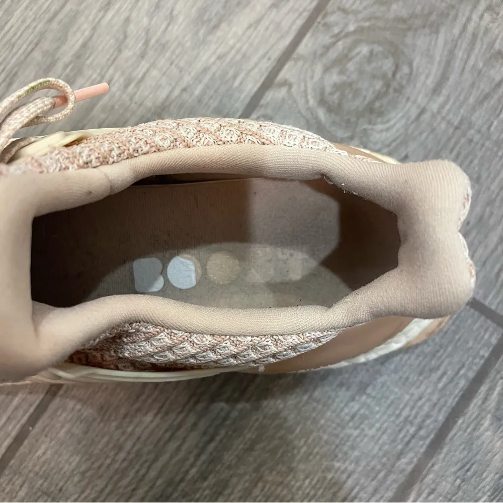 UltraBoost 4.0 Ash Pearl Sneakers - Image 9