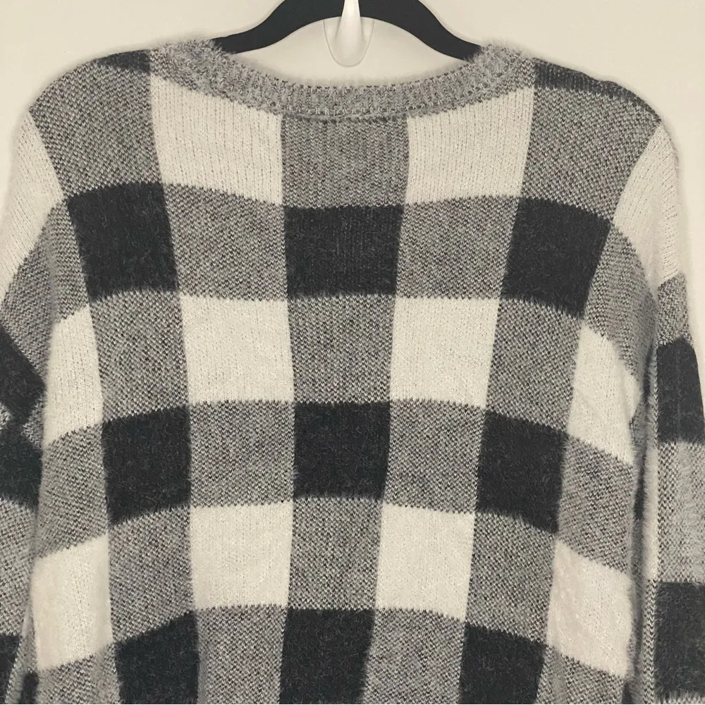 Bobeau Fuzzy Kelly Sweater. Size S Buffalo Plaid Black White - Image 9