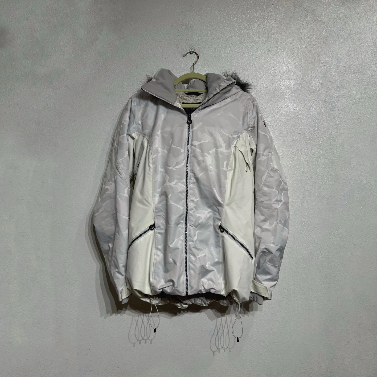 Helly Hansen White Ski Puffer Hooded Jacket Sz L - Image 2