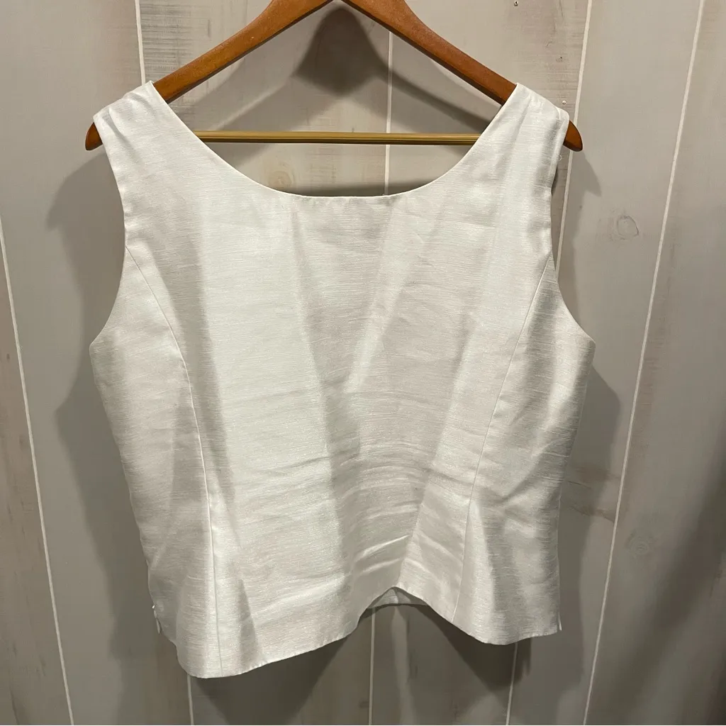 Cute Kasper creamy white silky ribbon design embellishments top Size 18 - Image 7