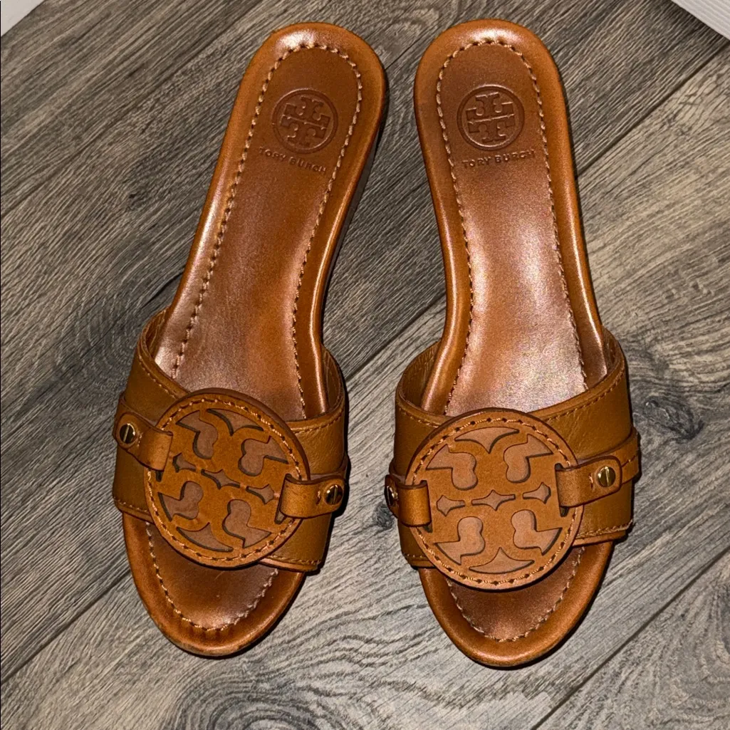 Tory Burch Women's Brown Slide Platform Sandals size 8 - Image 2