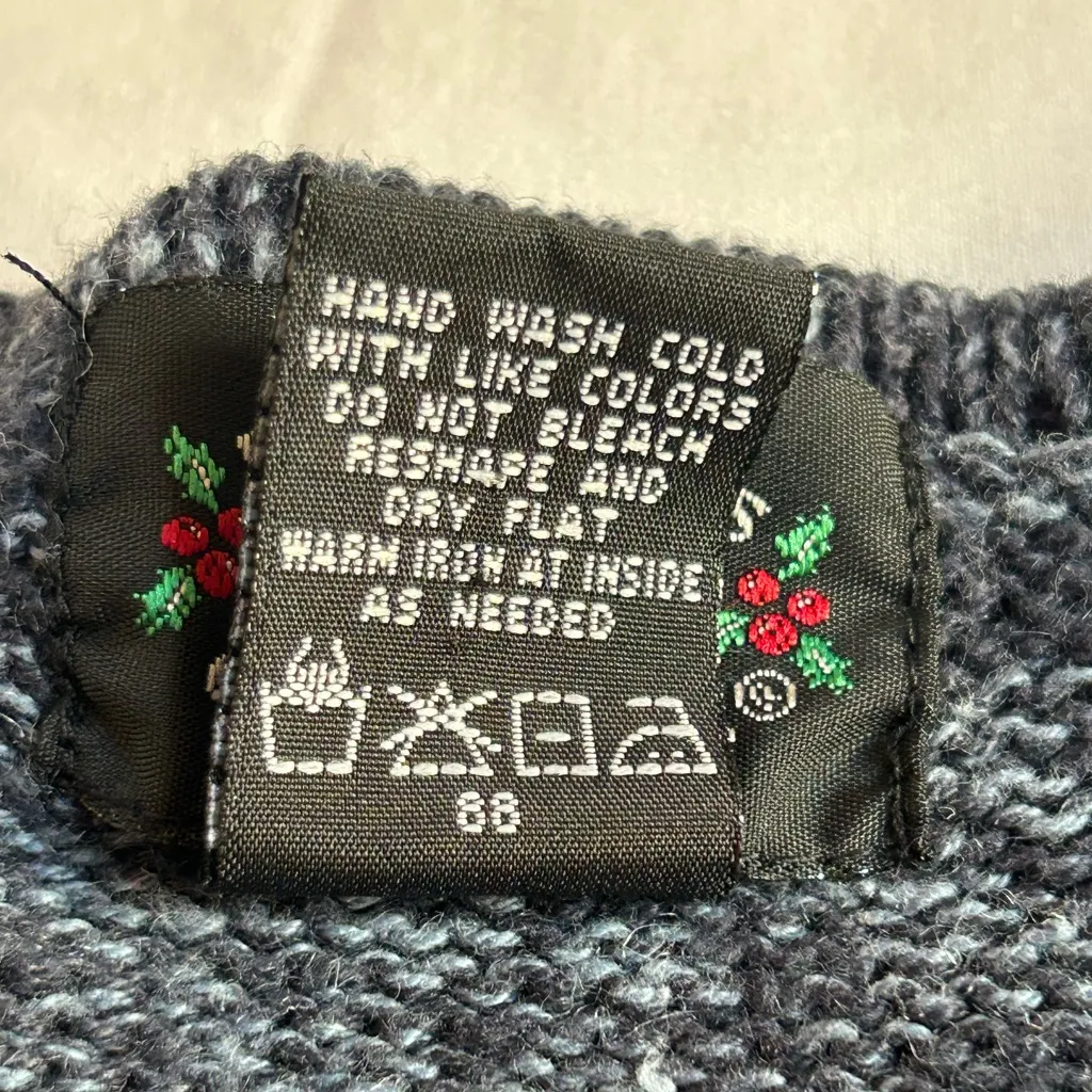 VTG 90s Y2K embroidered Santa motifs ugly Xmas sweater cardigan whimsical L Red Size L - Image 12