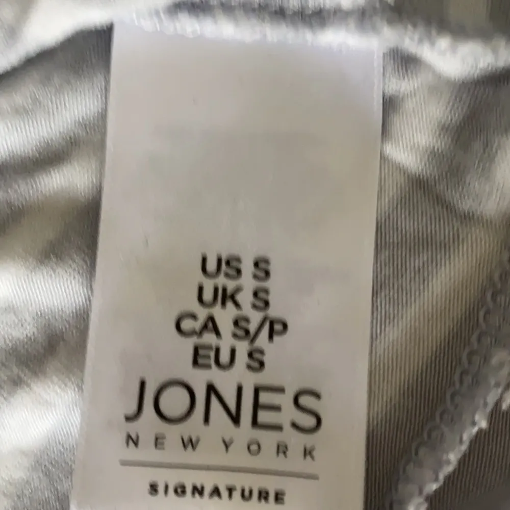 Jones New York grey and white striped tee - Image 3