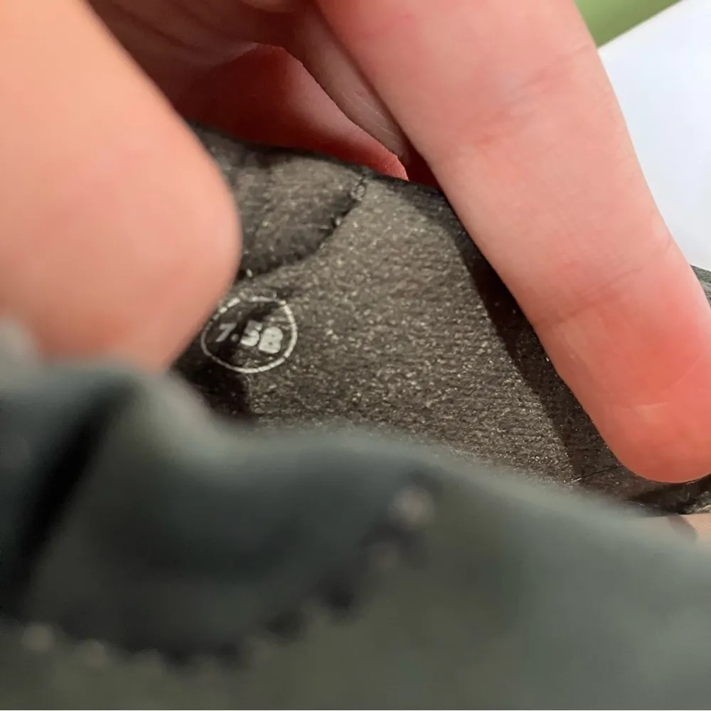 Earth‎ black suede shoes size 7.5 - Image 6