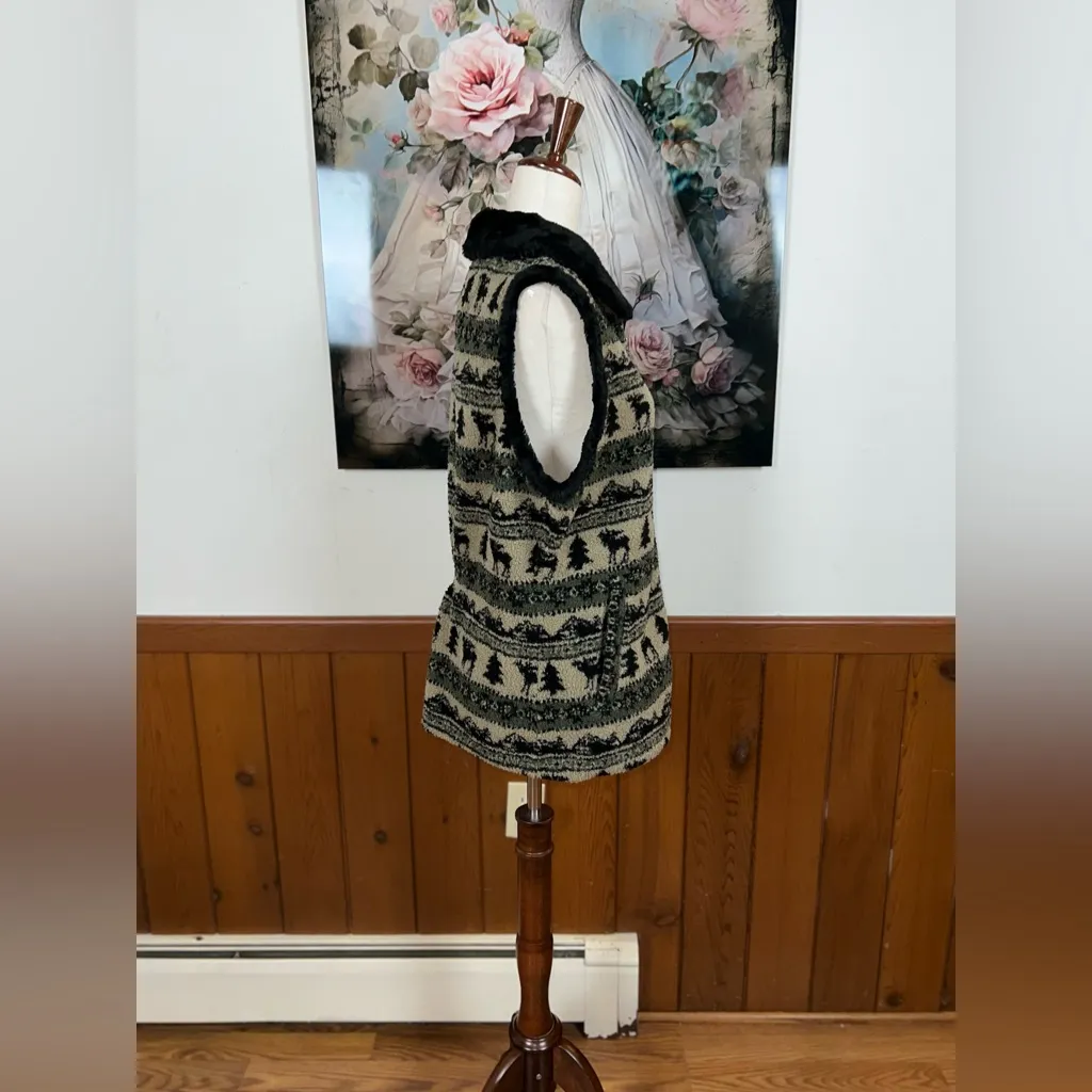 Cozy Woolrich Sherpa Fleece Vest! - Image 5