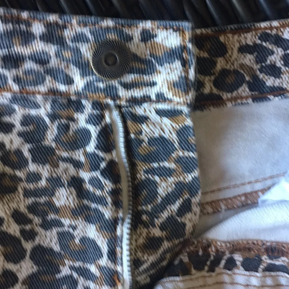 Chelsea & Violet Denim Leopard Print Shorts - Image 11