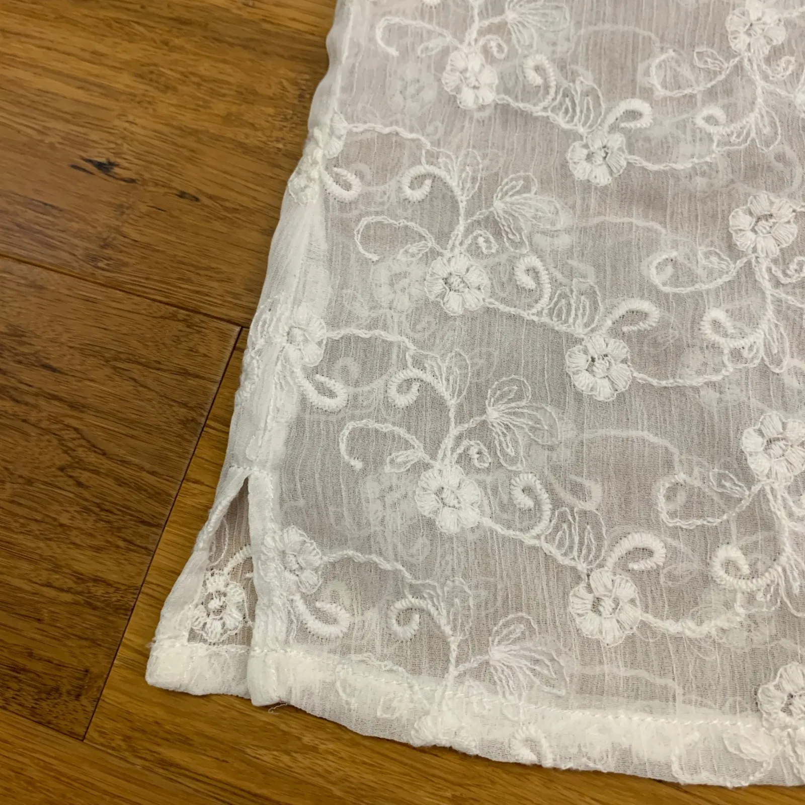 Abercrombie & Fitch White Lace Floral Embroidered Tie‎ Neck Cap Sleeve Top Large - Image 3