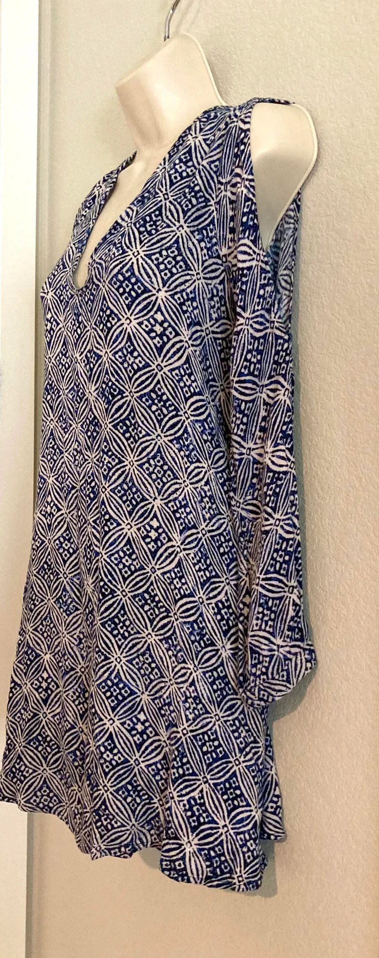 Boho style  cold shoulder dress. Sz S - Image 2