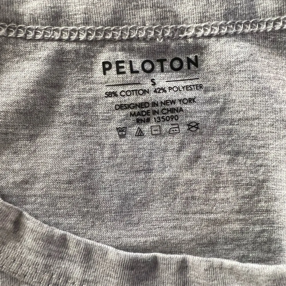 NEW Peloton Together We Go Far Go-To Gray Soft Racer Tank Top Size Small - Image 4