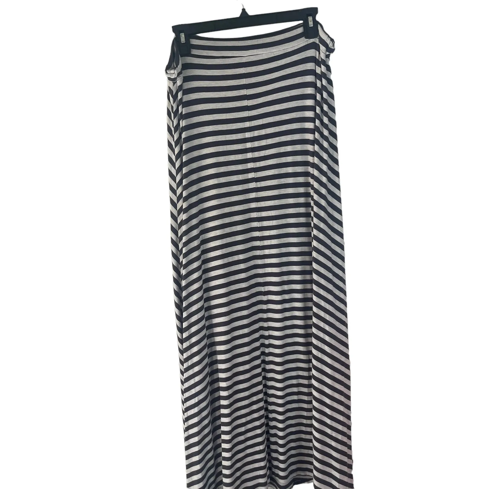 Victoria's Secret Women's Size Medium Viscose White‎ Gray Striped Maxi Skirt - Image 4