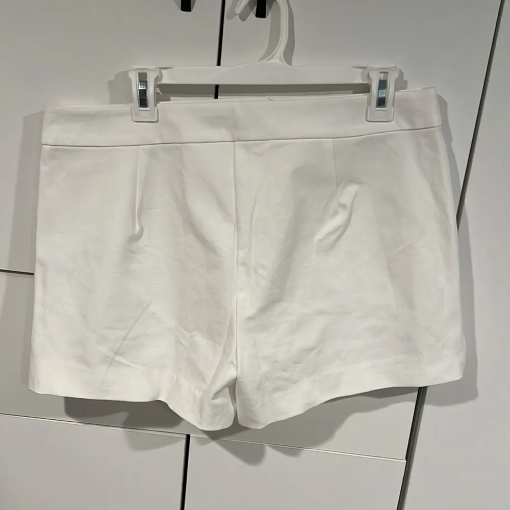 Trina‎ Turk shorts . Size 12 - Image 5