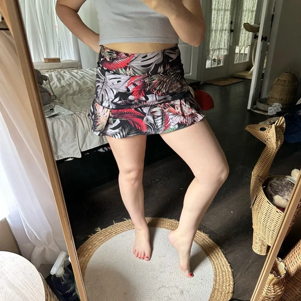 Dona Jo Women’s 1 Patterned Skort - Image 2