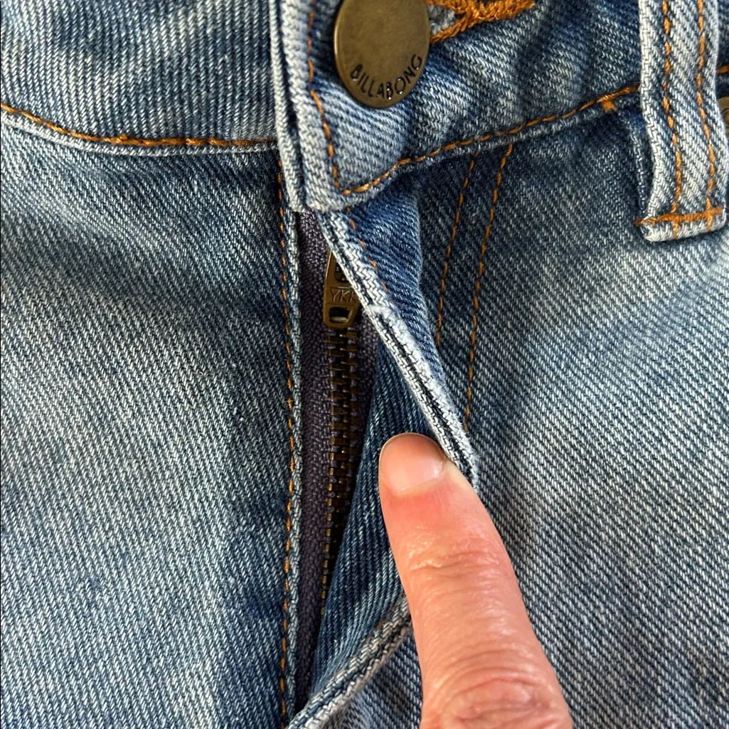 Billabong sail away med wash cotton distressed, cut off denim jean shorts 27” - Image 15