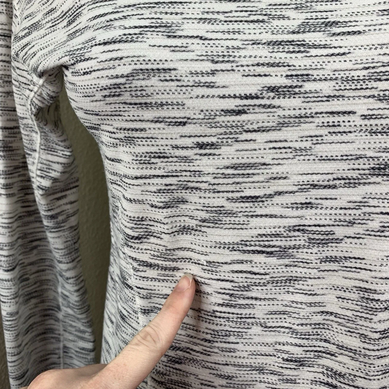 Lululemon Sweat Embrace Tiger Space Dye Long Sleeve Shirt Black White Sz S/M? - Image 7