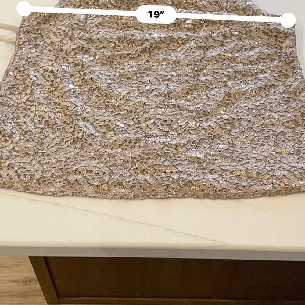 Elegant Gold Lace Women's Top - Image 5