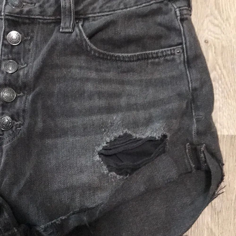 We The Free People Black Denim Jean Distressed Fray Shorts 31 Summer - Image 4