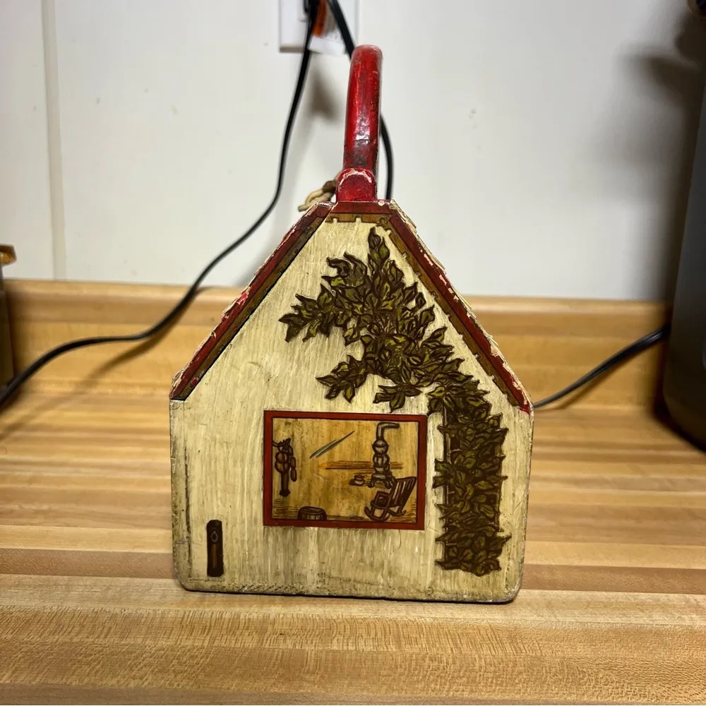 Vintage 60s wooden box purse general store cottage scene Red and Beige - Image 3
