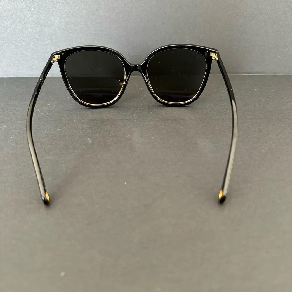 Gucci Women Black Sunglasses with Chains NEW - Image 7
