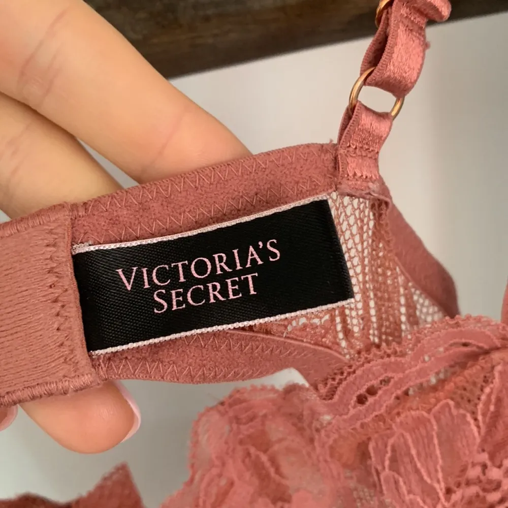 Delicate and soft lace peach pink Victoria’s Secret Slip Dress / Size XS - Image 3