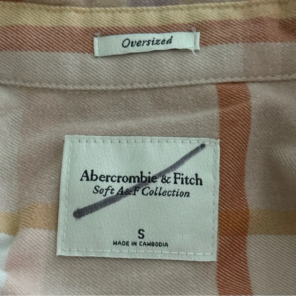 Abercrombie & Fitch Plaid Oversized Shacket - Image 4
