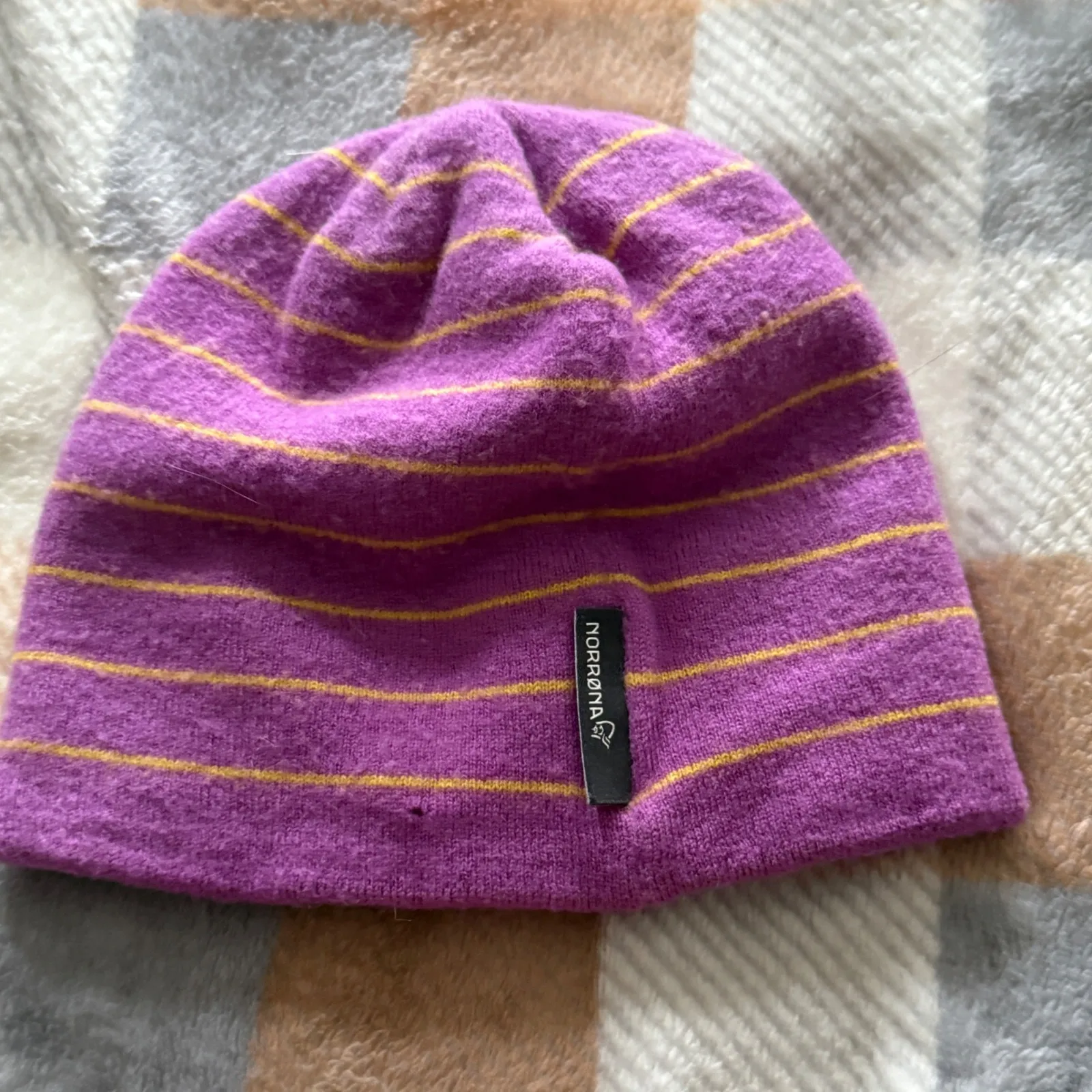 Norrona 6750 Thin Striped Beanie Hat Pumped Purple 100% Merino Wool One Size - Image 2