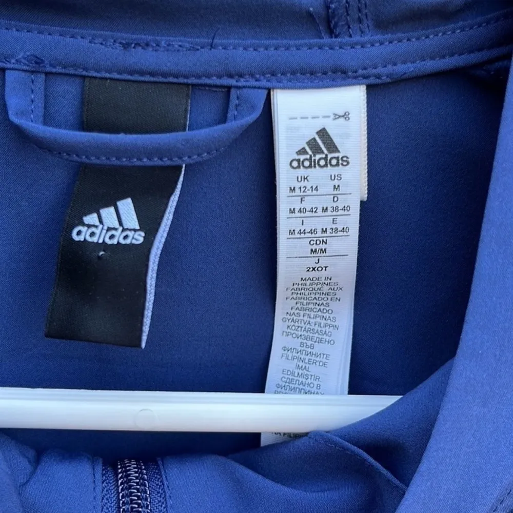 Like new Adidas lightweight zip front jacket - Image 3