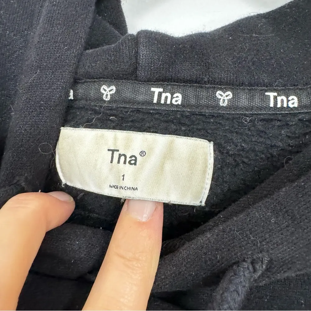 Aritzia TNA Black Floral Embroidered Hoodie Sweatshirt Womens S Boho Casual - Image 8