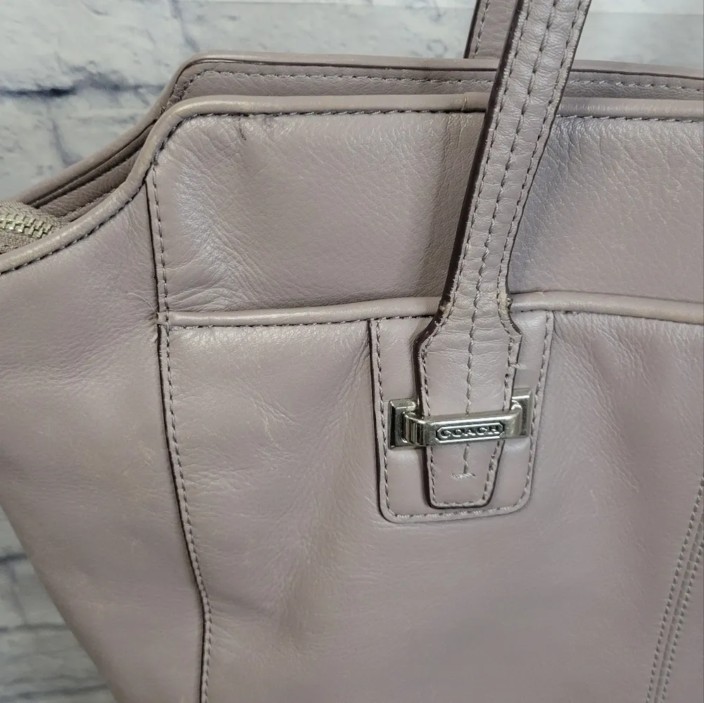 Coach Pebble Gray/Lavender Leather Tote / Hand Bag / Purse - Image 2