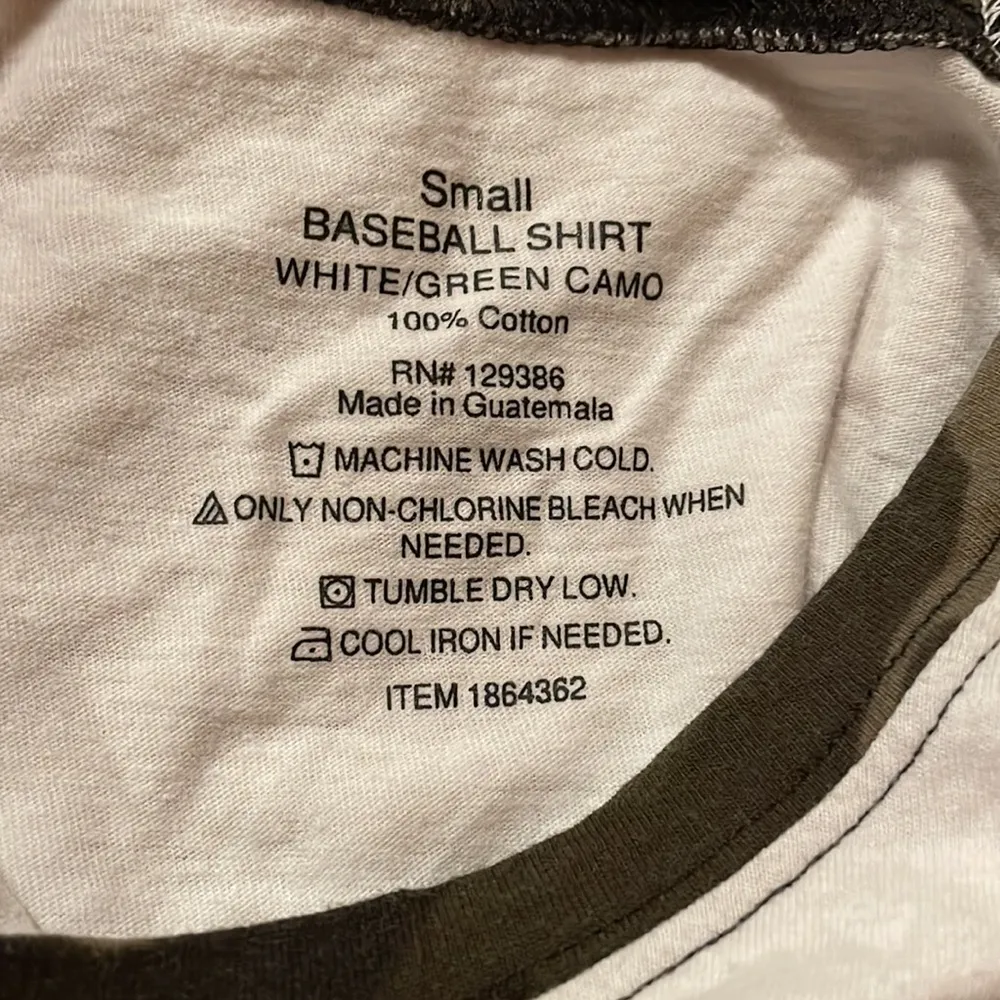 Horse and flag tee 3/4 sleeve size small - Image 4