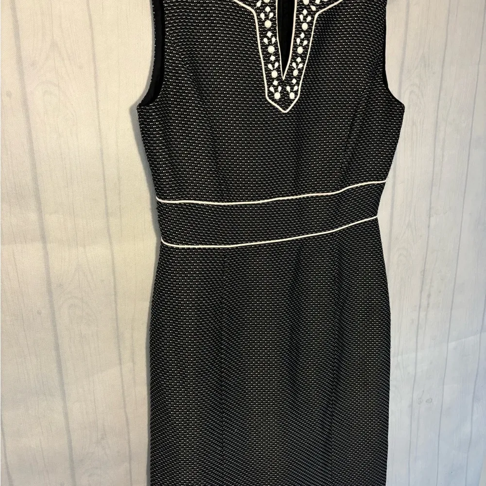 Tahari Arthur S Levine black and white woven sheath dress size 10 beade… - Image 7