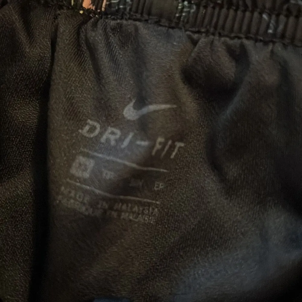 Nike xs shorts - Image 4