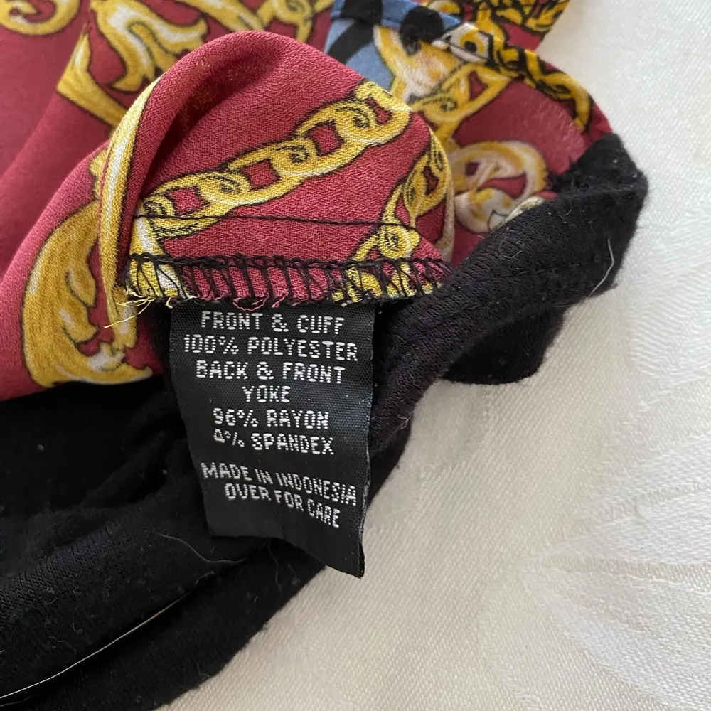 A Byer V Neck Cap Short Sleeve Chain Animal Print Black Burgundy Top L - Image 3