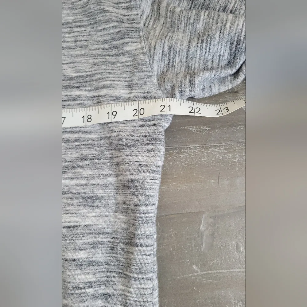 Victoria Secret Pink gray marbled crew neck sweater Size XS - Image 4