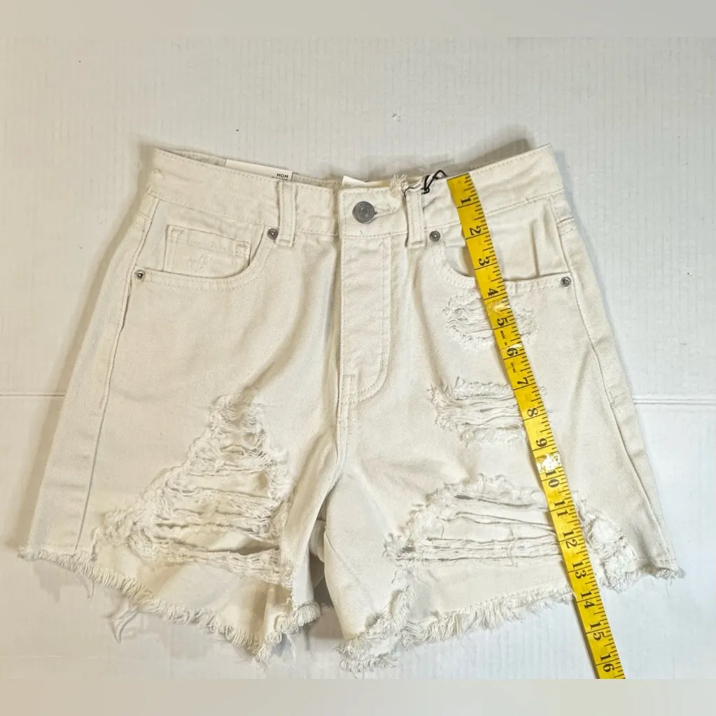 Forever 21 Womens High‎ Rise Relaxed Mom Short Distressed Beige Size 24 NWT - Image 5
